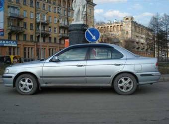 1999 Nissan Sunny Photos