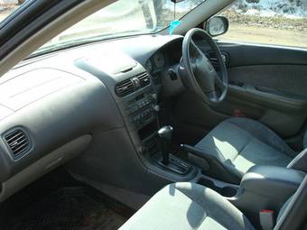 1999 Nissan Sunny Photos