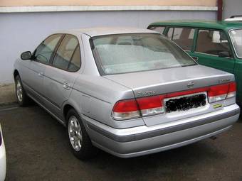 1999 Nissan Sunny Pictures