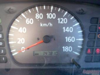 1999 Nissan Sunny Pictures