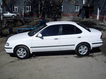 1999 Nissan Sunny Pictures