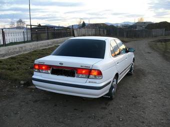 1999 Nissan Sunny Photos