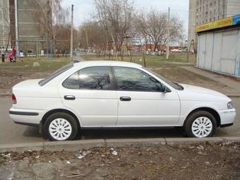 1999 Nissan Sunny Pictures