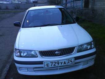 1999 Nissan Sunny Photos