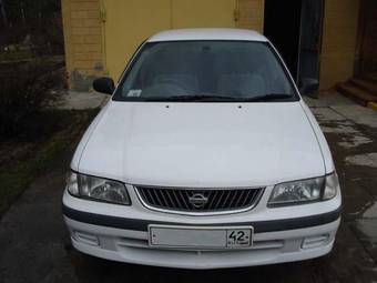 1999 Nissan Sunny Pictures