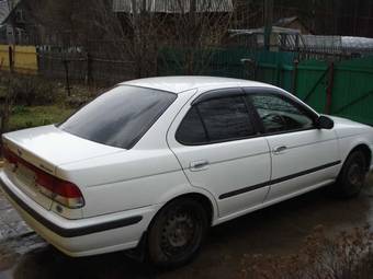 1999 Nissan Sunny Photos