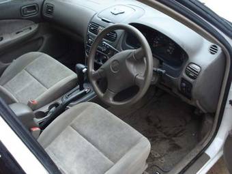 1999 Nissan Sunny Photos
