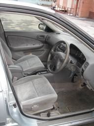 1999 Nissan Sunny Photos