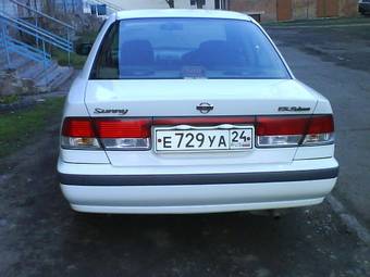 1999 Nissan Sunny Pictures