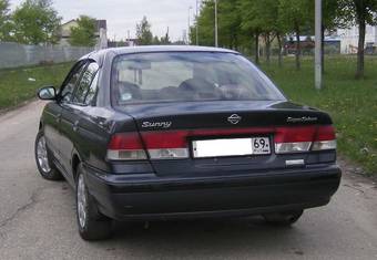 1999 Nissan Sunny Photos