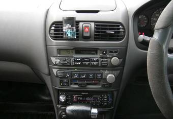 1999 Nissan Sunny Wallpapers