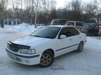 1999 Nissan Sunny Photos