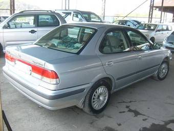 1999 Nissan Sunny Pictures