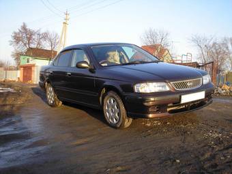 1999 Nissan Sunny Pictures