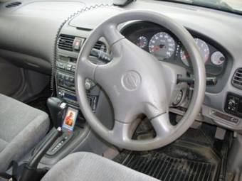 1999 Nissan Sunny Photos