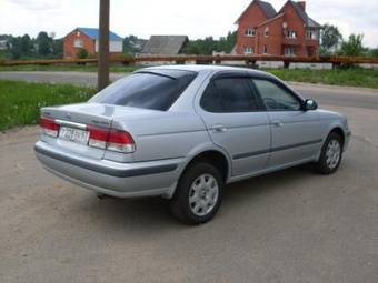 1999 Nissan Sunny Pictures