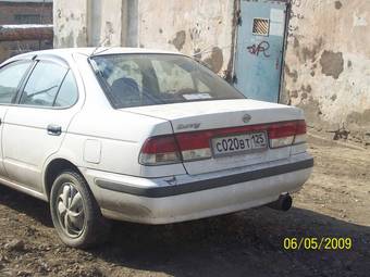 1999 Nissan Sunny Pictures