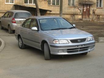 1999 Nissan Sunny Pictures