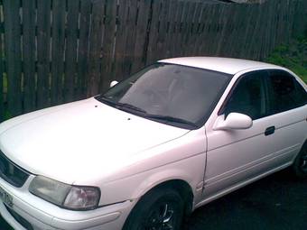 1999 Nissan Sunny Pictures