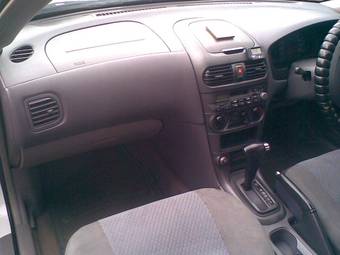 1999 Nissan Sunny Pictures