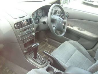 1999 Nissan Sunny Images