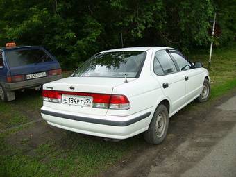 1999 Nissan Sunny Photos