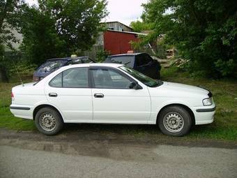 1999 Nissan Sunny Photos