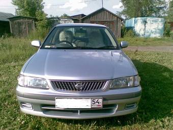 1999 Nissan Sunny Photos