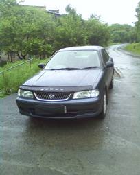 1999 Nissan Sunny Photos