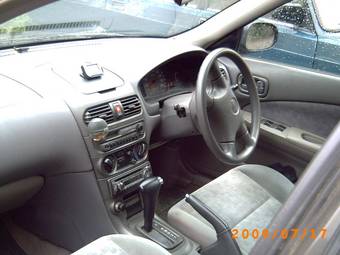 1999 Nissan Sunny Pictures