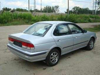 1999 Nissan Sunny Pictures