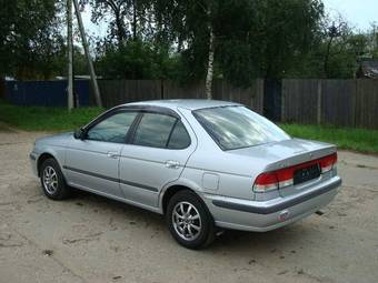 1999 Nissan Sunny Photos