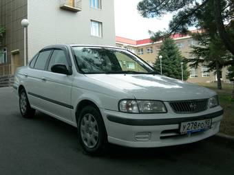1999 Nissan Sunny Pictures