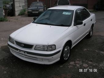 1999 Nissan Sunny Photos