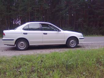 1999 Nissan Sunny Pictures
