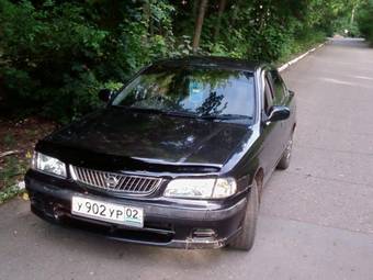 1999 Nissan Sunny Pictures