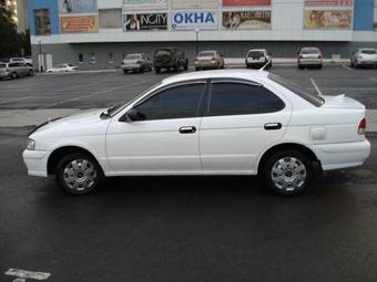 1999 Nissan Sunny Photos