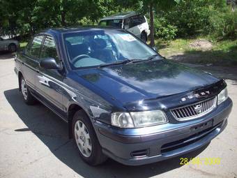 1999 Nissan Sunny Photos