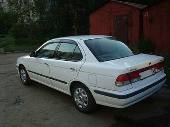 1999 Nissan Sunny Pictures