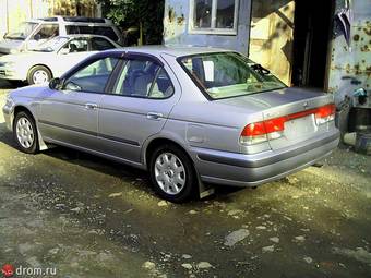 1999 Nissan Sunny Photos