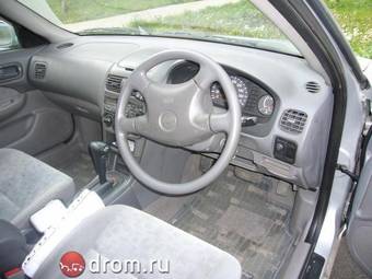 1999 Nissan Sunny Pictures