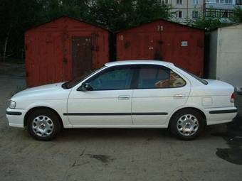 1999 Nissan Sunny Pictures