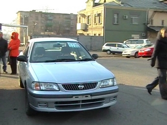 2000 Nissan Sunny