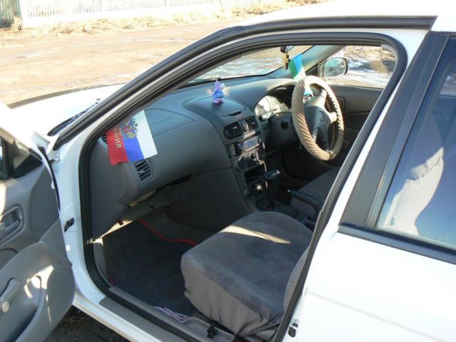 2000 Nissan Sunny