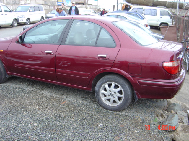 2000 Nissan Sunny Photos