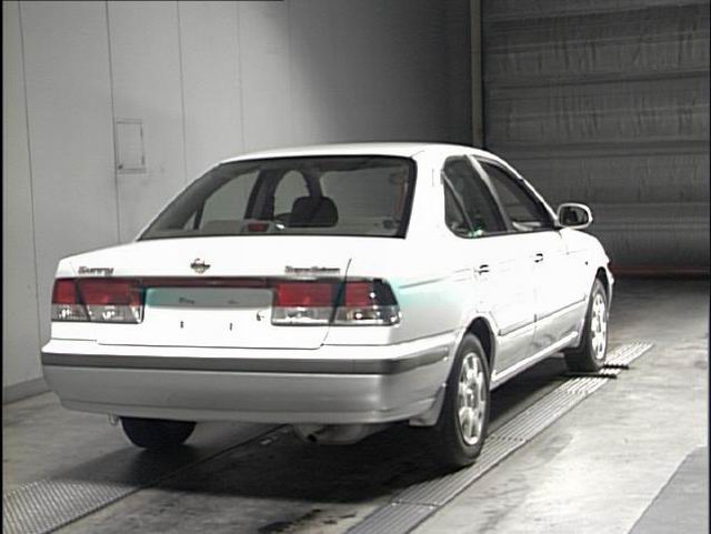 2000 Nissan Sunny Pictures