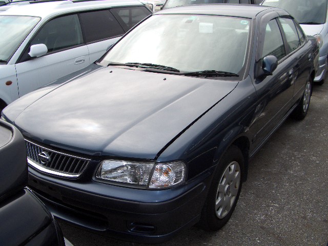 2000 Nissan Sunny Pictures