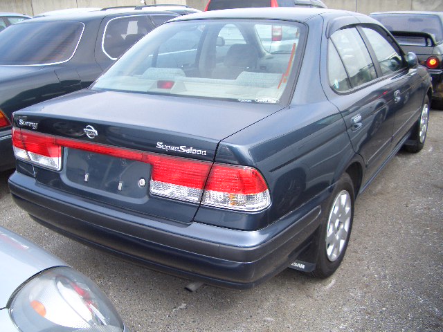 2000 Nissan Sunny Pictures