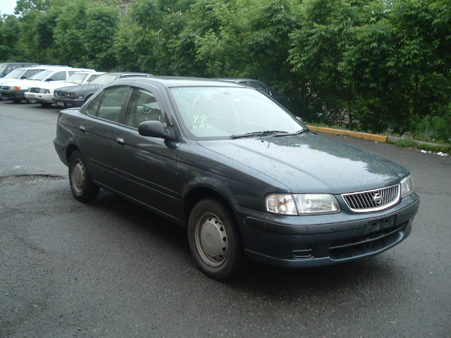 2000 Nissan Sunny Images