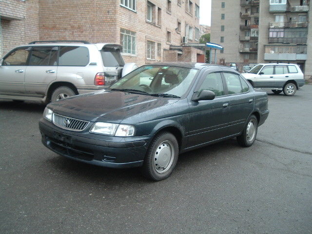 2000 Nissan Sunny Pictures